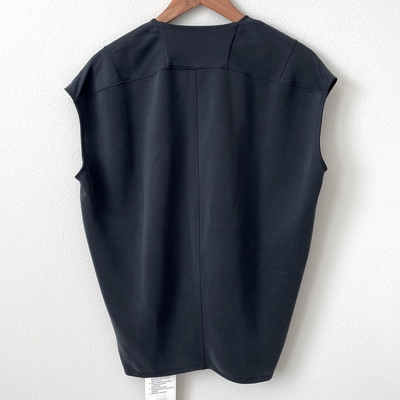 NWT Lululemon Capped Short Sleeve Tee Black Size 4 - Picture 2 of 9